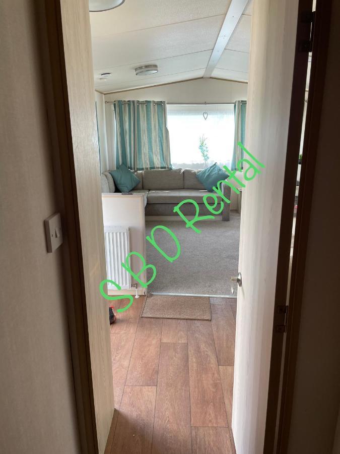Summer Breeze Deluxe Caravan Rental Saint Osyth Extérieur photo