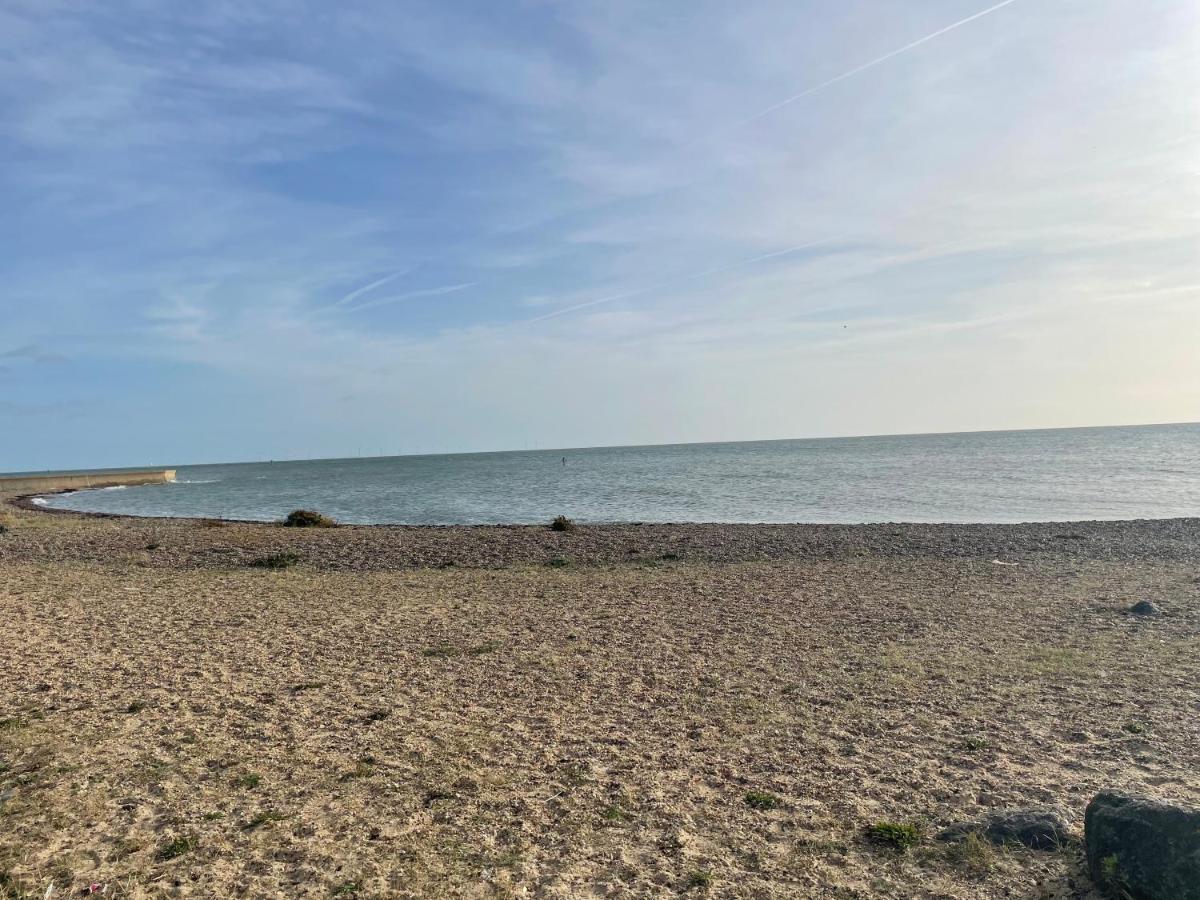 Summer Breeze Deluxe Caravan Rental Saint Osyth Extérieur photo