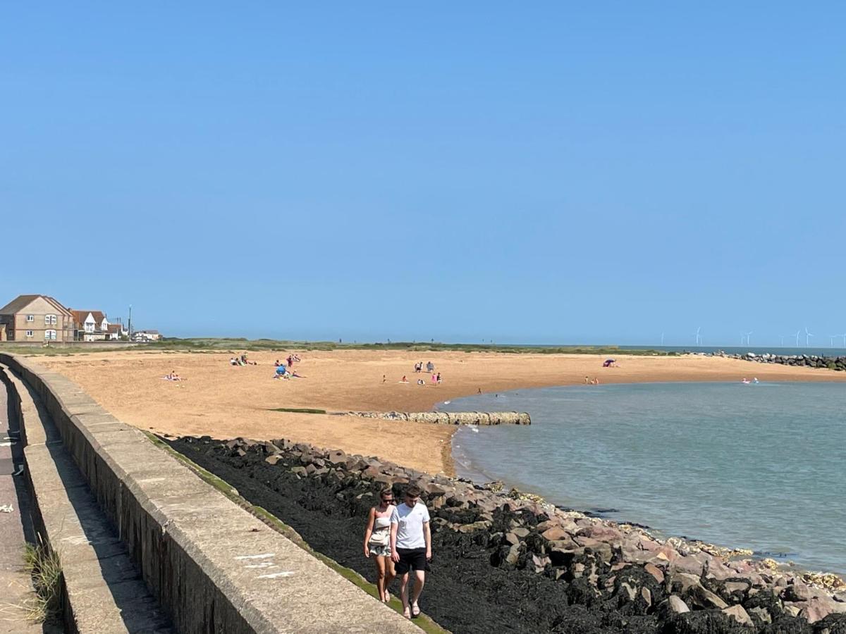 Summer Breeze Deluxe Caravan Rental Saint Osyth Extérieur photo