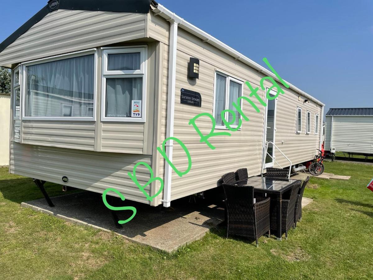Summer Breeze Deluxe Caravan Rental Saint Osyth Extérieur photo