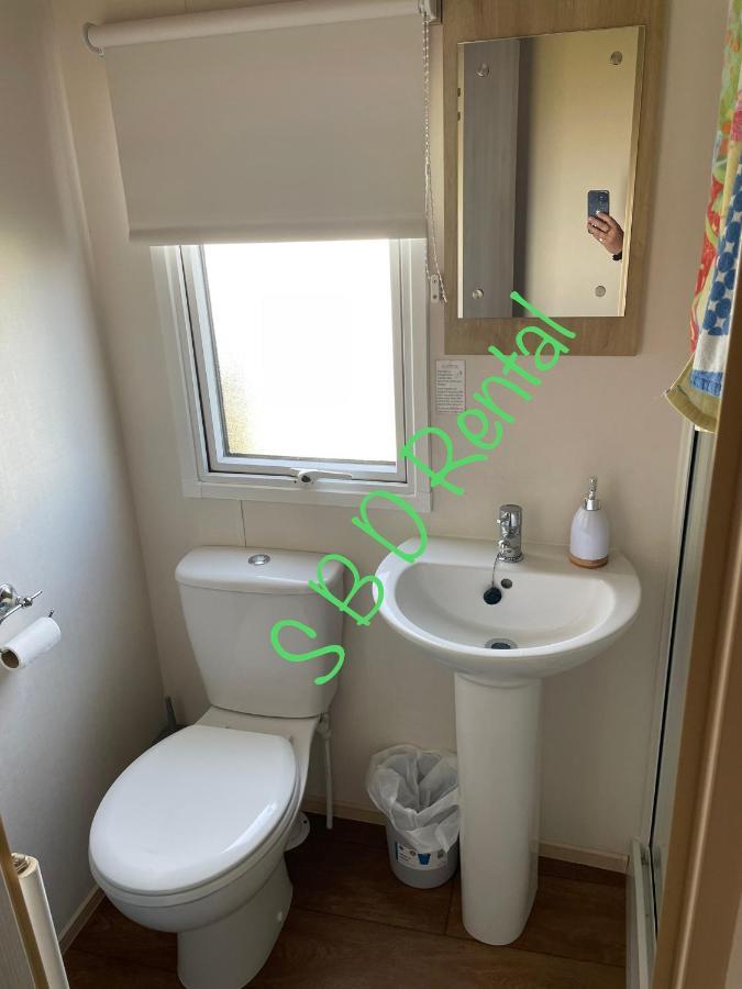 Summer Breeze Deluxe Caravan Rental Saint Osyth Extérieur photo