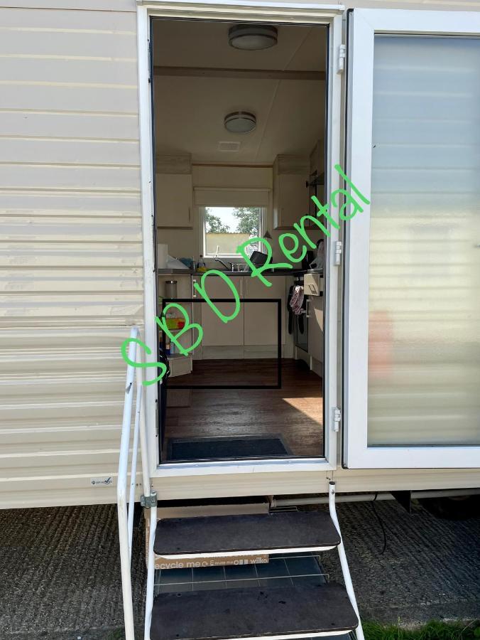 Summer Breeze Deluxe Caravan Rental Saint Osyth Extérieur photo