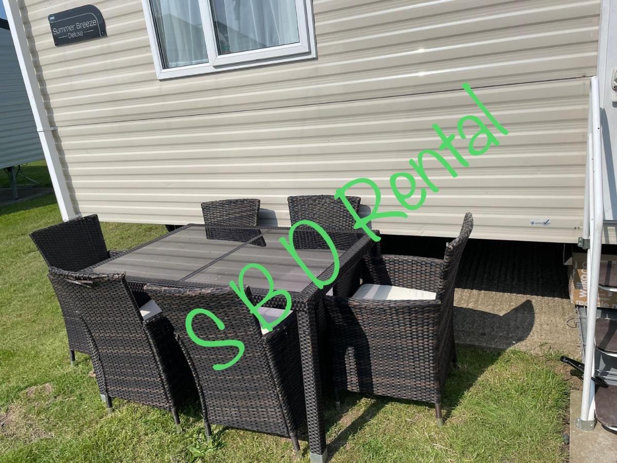 Summer Breeze Deluxe Caravan Rental Saint Osyth Extérieur photo