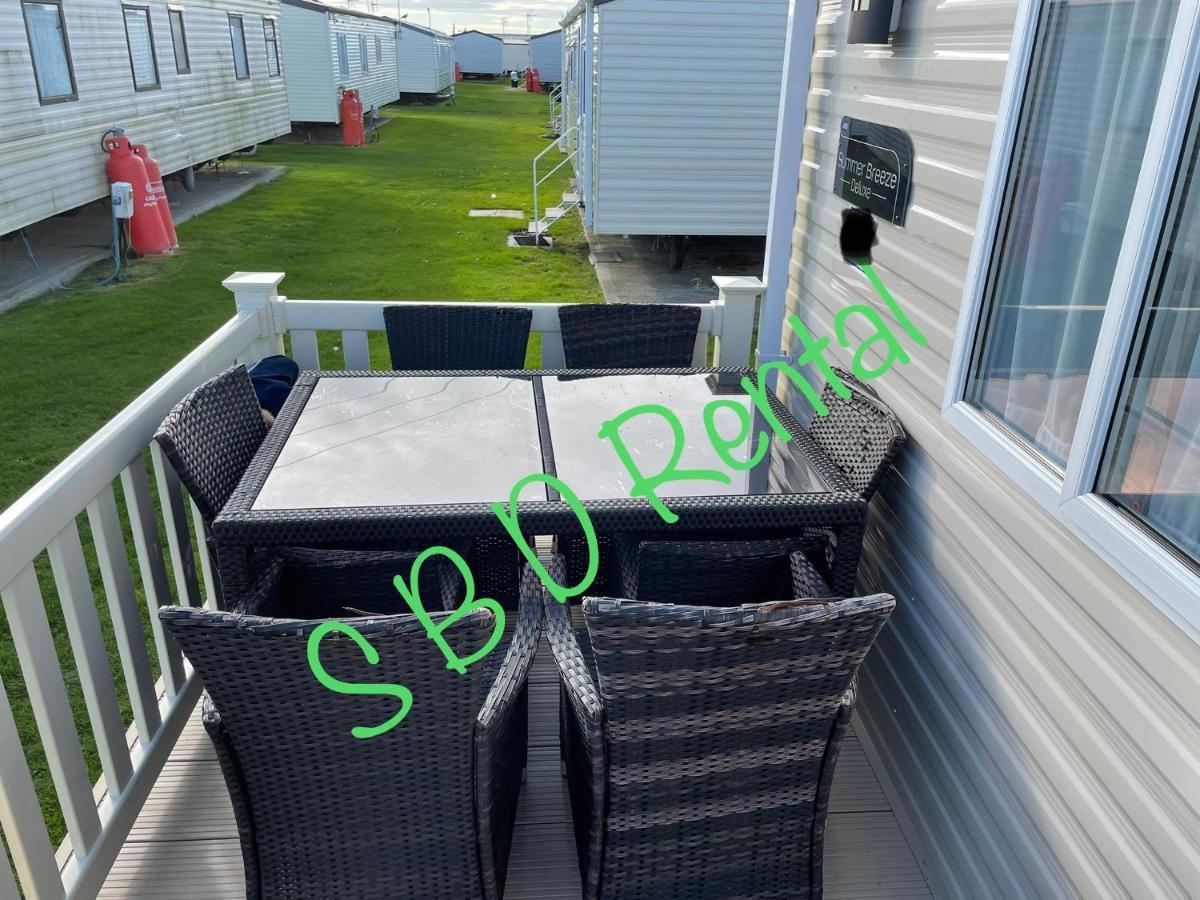 Summer Breeze Deluxe Caravan Rental Saint Osyth Extérieur photo