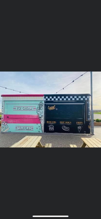 Summer Breeze Deluxe Caravan Rental Saint Osyth Extérieur photo
